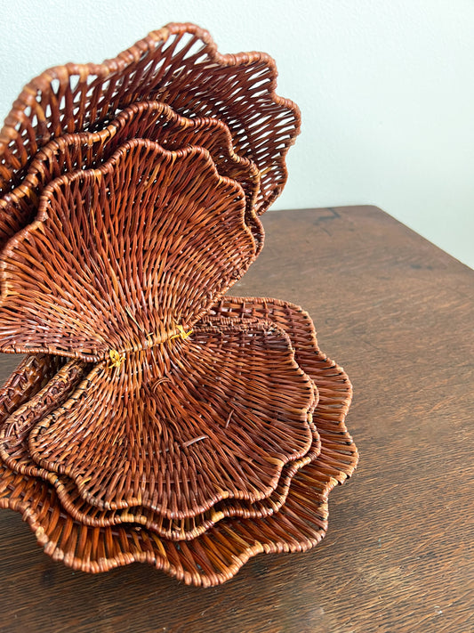 Vintage Wicker Shells with Hinged Opening (3 sizes)