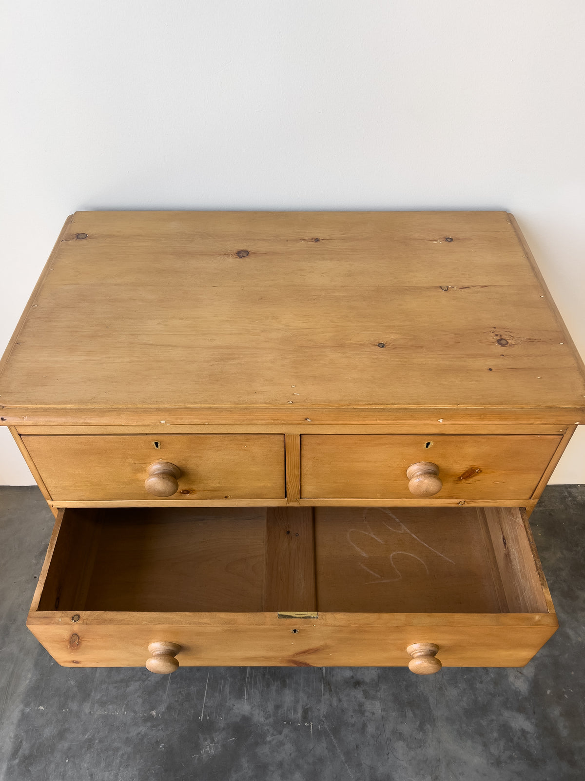 19th Century English Pine Chest of Drawers | Dresser