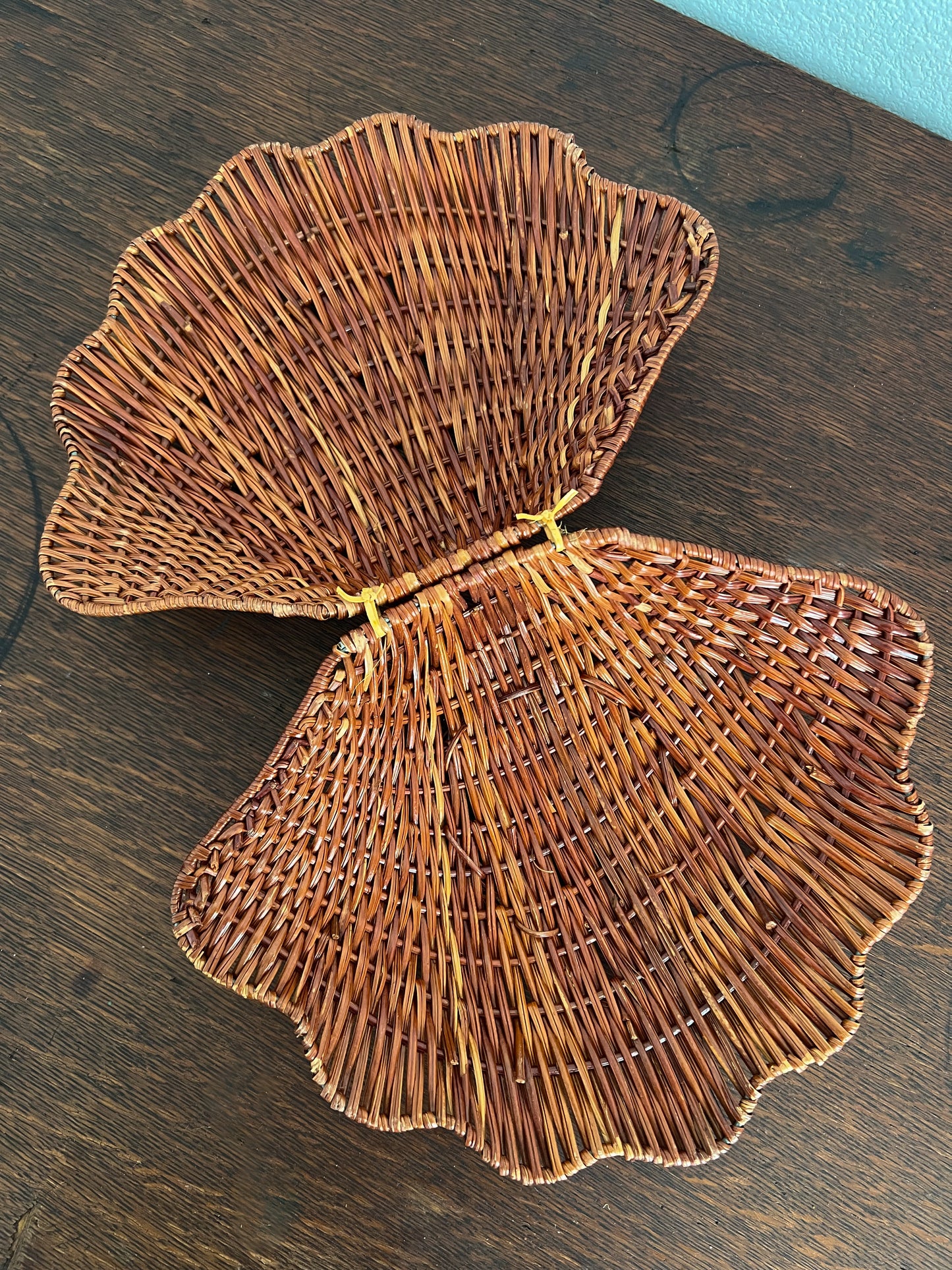Vintage Wicker Shells with Hinged Opening (3 sizes)
