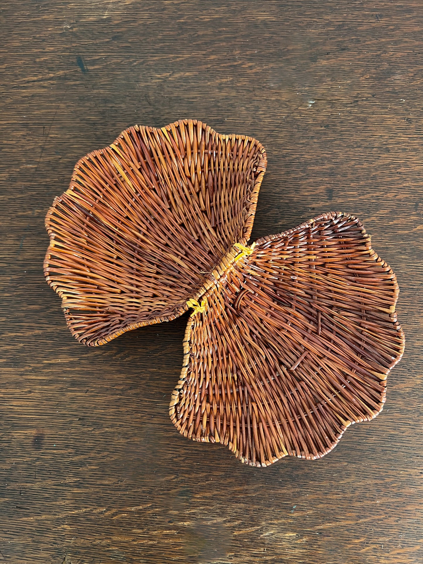 Vintage Wicker Shells with Hinged Opening (3 sizes)
