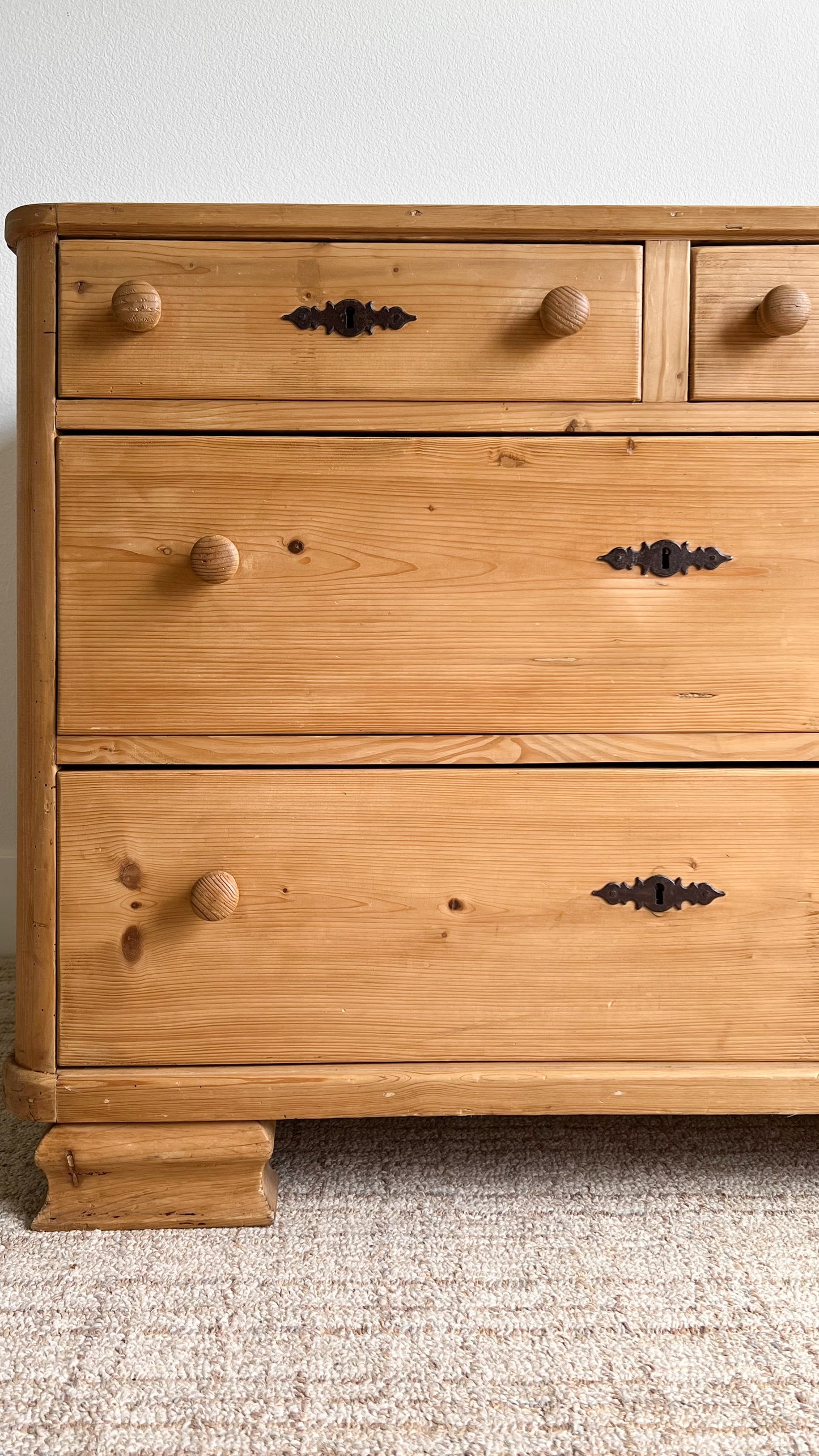 Late Victorian Antique English Chest of Drawers
