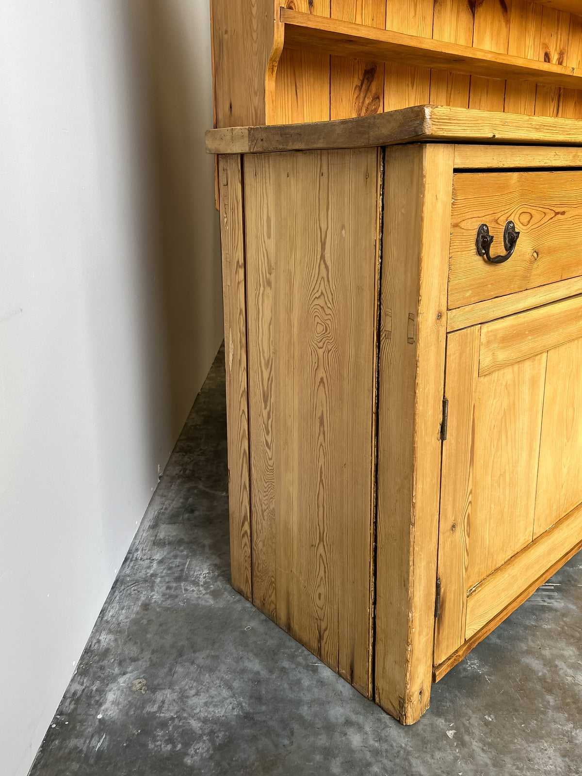 Antique 19th Century Pine Hutch with Plate Rack