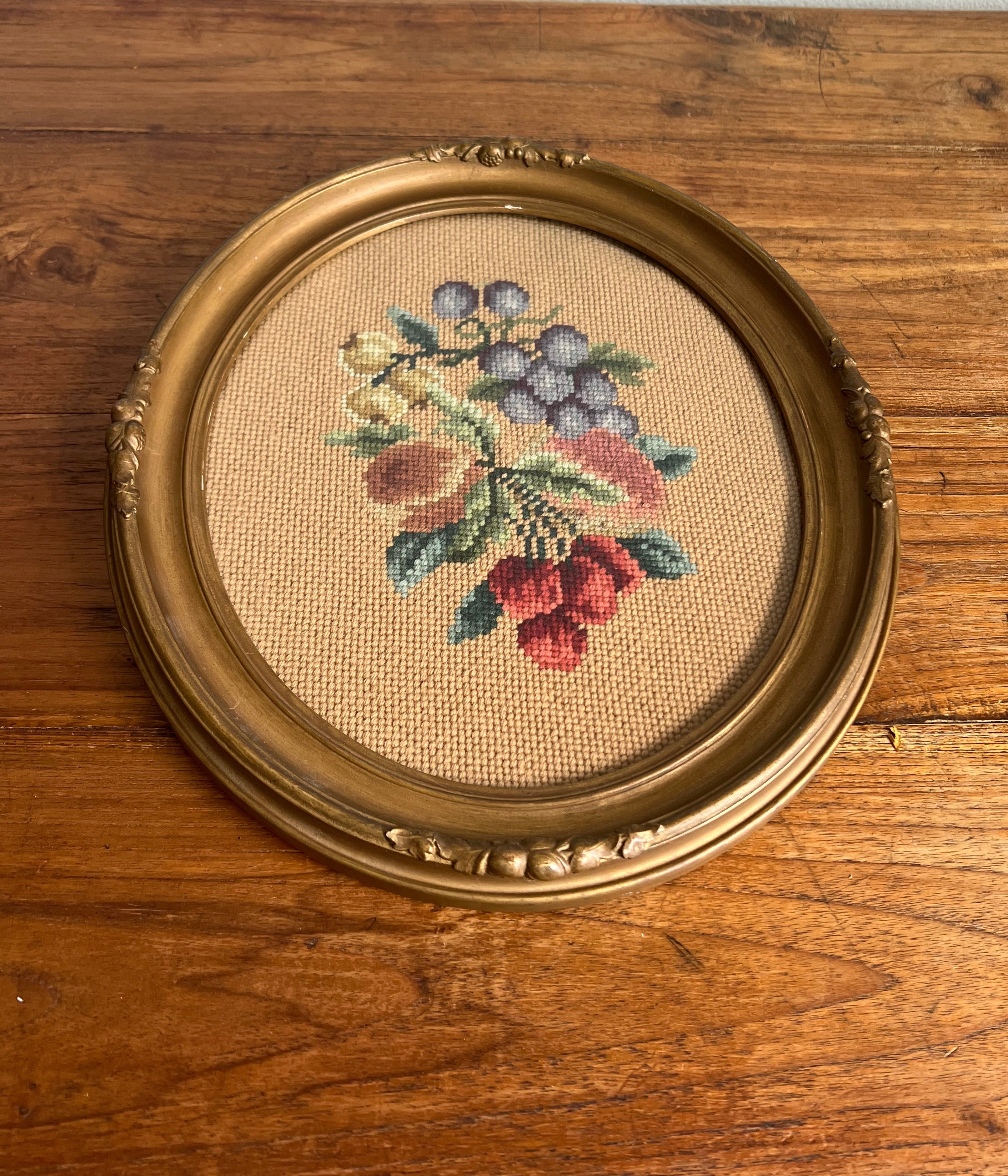 ヨーロッパアート　額縁セット　NEEDLEPOINT Vintage Vintage Needlepoint Art - Vintage Framed Needlepoint Art - Etsy