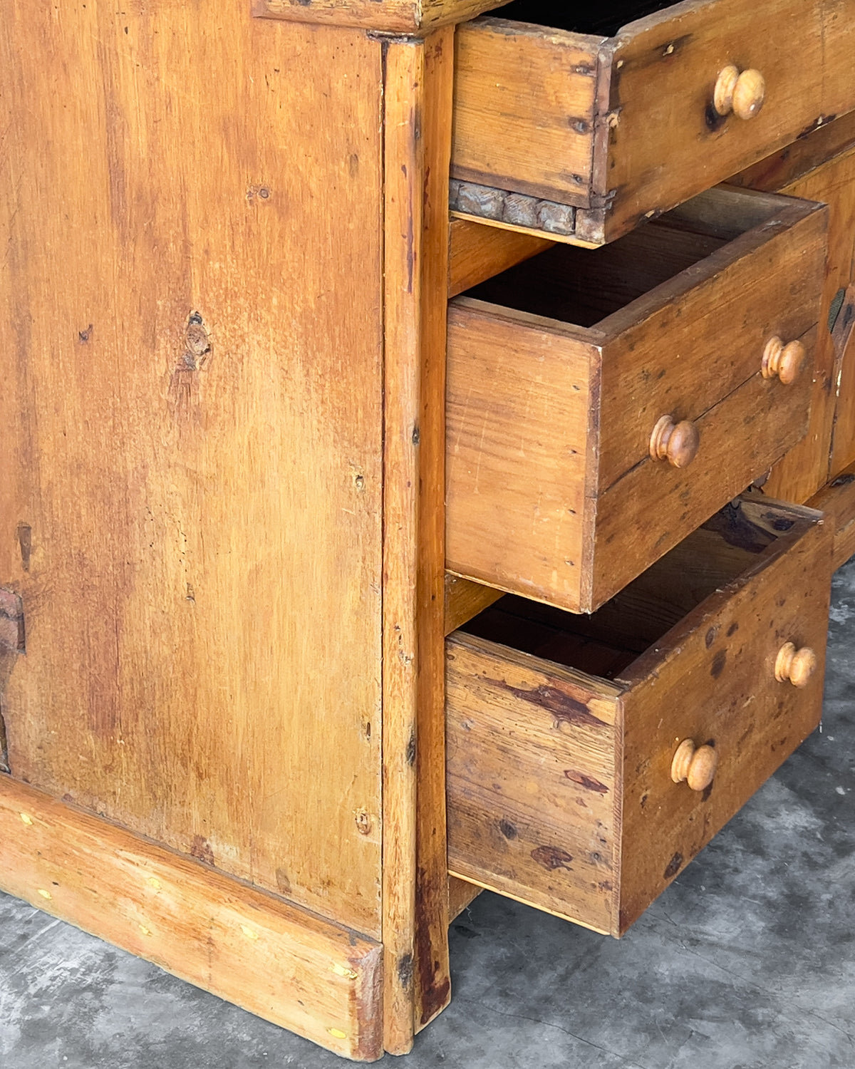 Antique Irish Pine Dresser | Hutch with Shelves