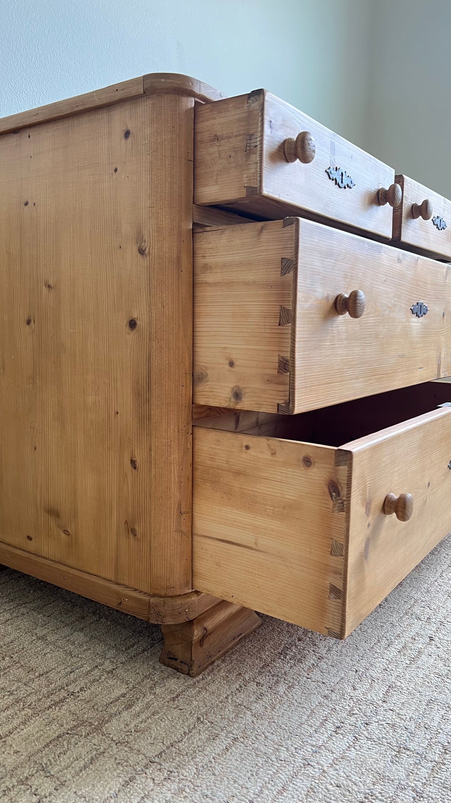 Late Victorian Antique English Chest of Drawers