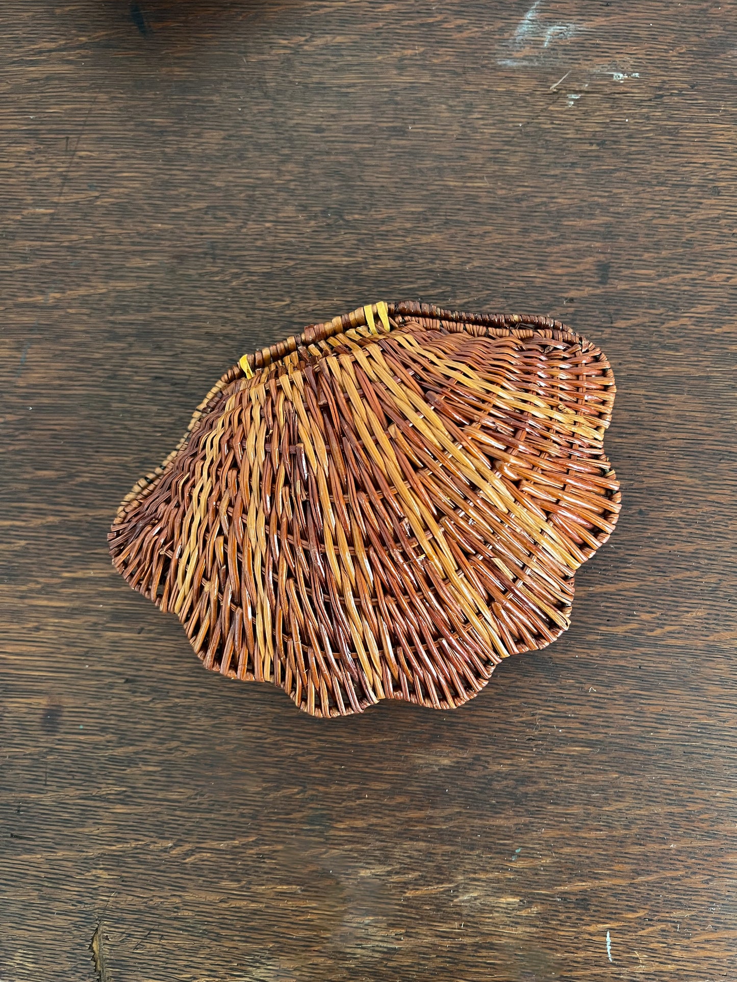 Vintage Wicker Shells with Hinged Opening (3 sizes)
