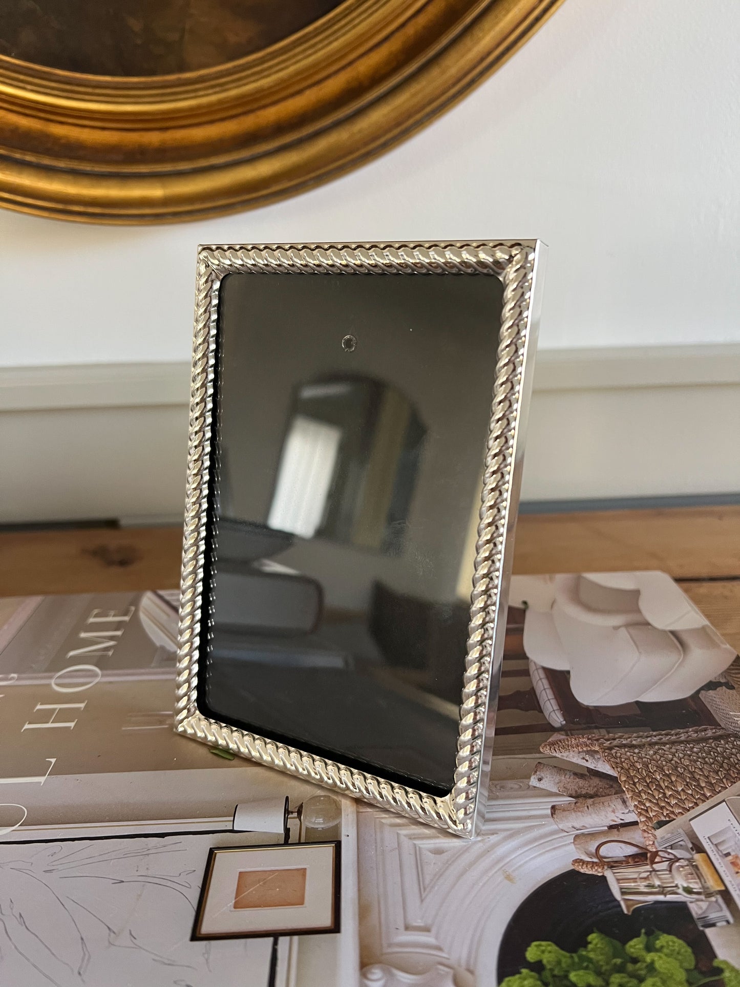 Medium Silver Twist Frame